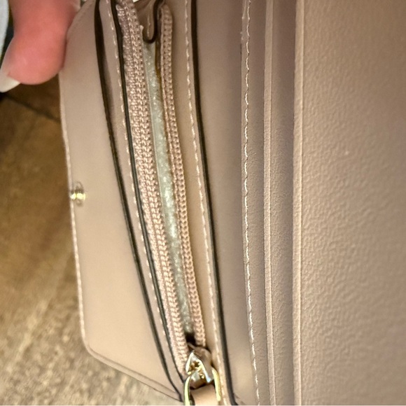 New Kate Spade Wallet - Picture 7 of 7